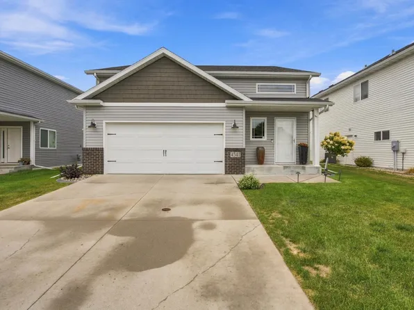 4541 13th St S, Moorhead, MN 56560