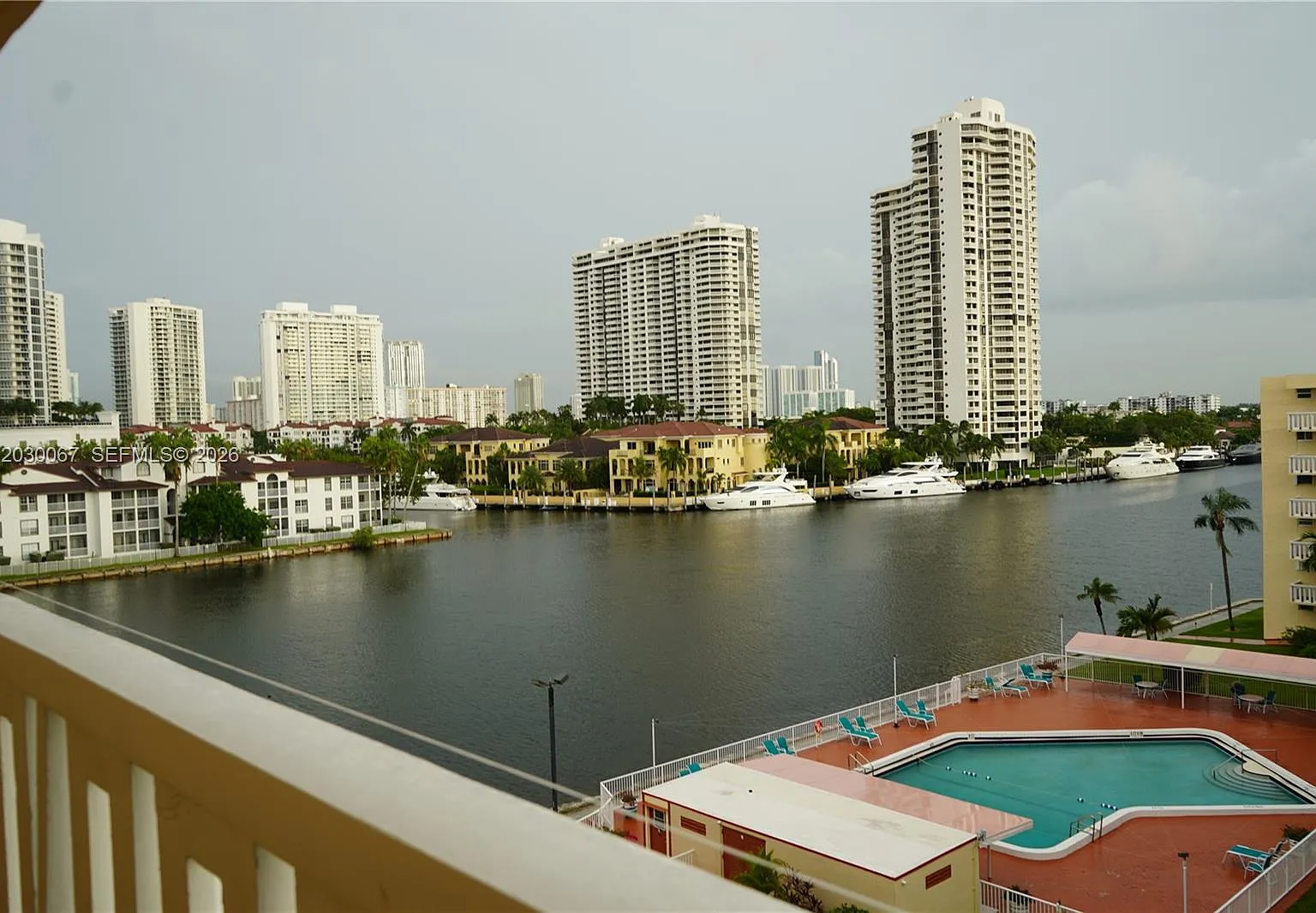 Point East One Condo-Bldg — Photo 2
