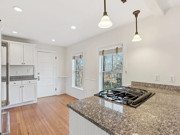 2 Cottage Ln #2 — Photo 10