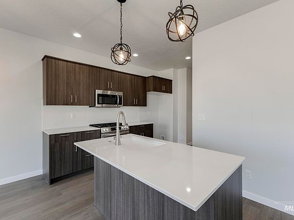 3rd image of 2138 S Border Way