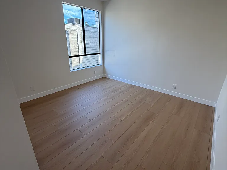 4741 Radford Ave #203 — Photo 29