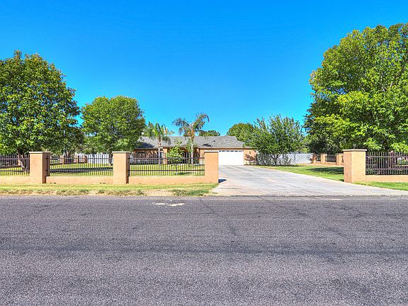 5th image of 2740 W Desert Dr