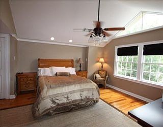 4th image of 6311 Fontainebleau Dr