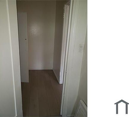 3rd image of 1101 1/2 W 94th St
