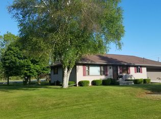 4113 Clover Rd, Manitowoc, WI 54220