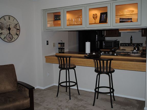 breakfast bar