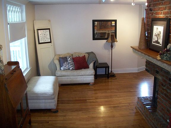 2nd image of 2961 Ed Creighton Ave