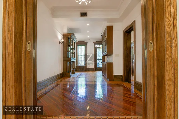 Rented by ZealEstate Group Inc | media 21