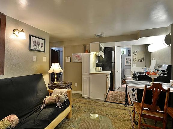 5th image of 86 N Lincoln St #3
