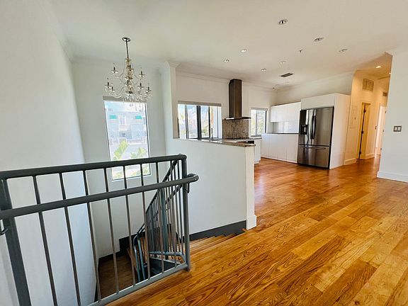 4th image of 1604 Euclid Ave