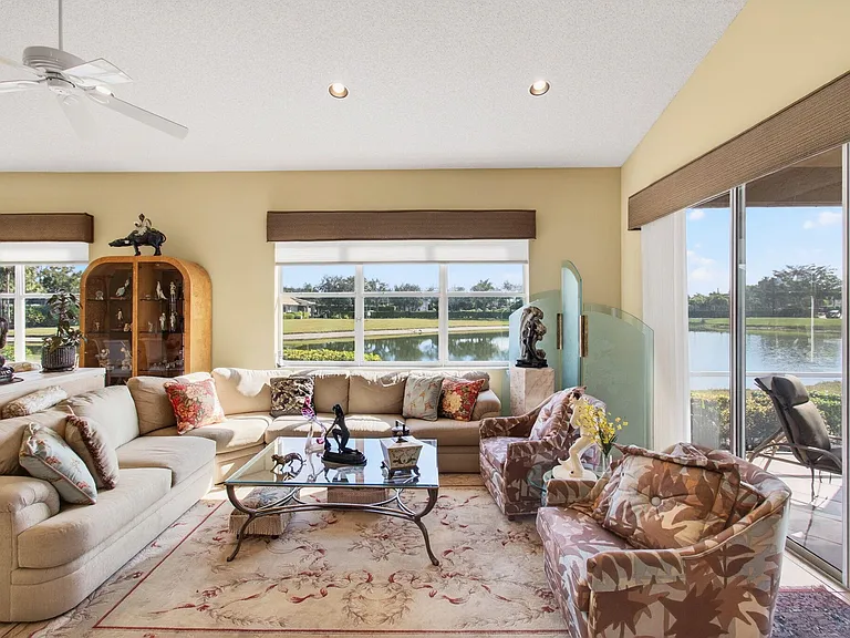 6862 Swansea Ln — Photo 11