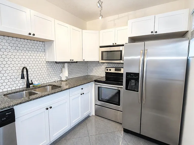 3709 S Olive Ave — Photo 4