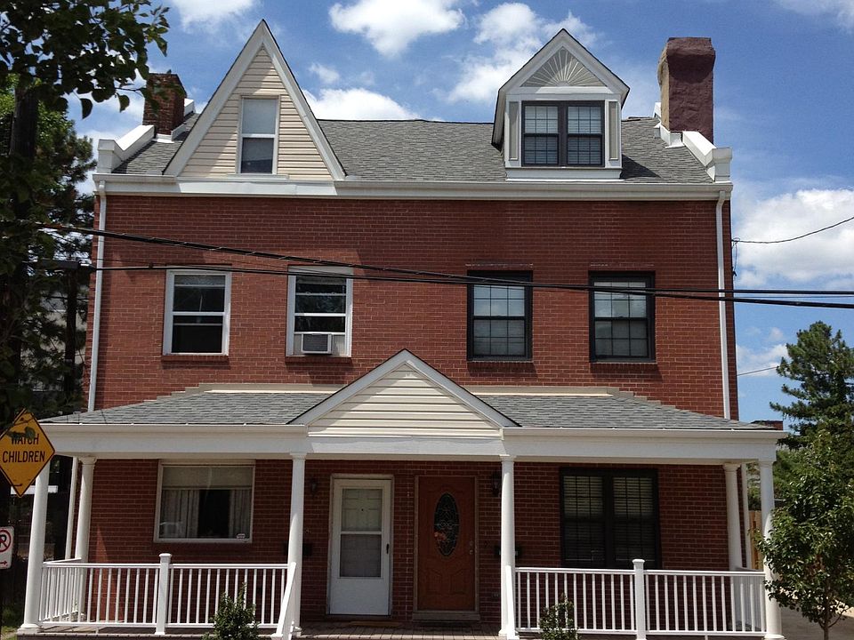 Prime location in Shadyside (right side of duplex). Beautiful front porch and private backyard