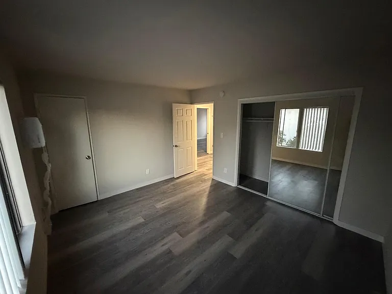 5354 Yarmouth Ave — Photo 15