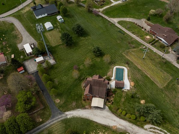 843 Breckenridge St, Stanton, KY 40380