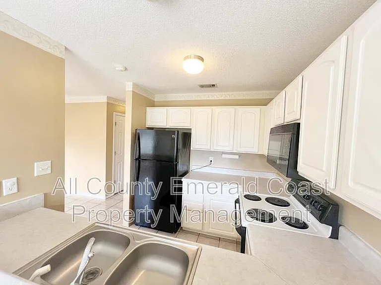 34 Harbeson Ave NE #A — Photo 6