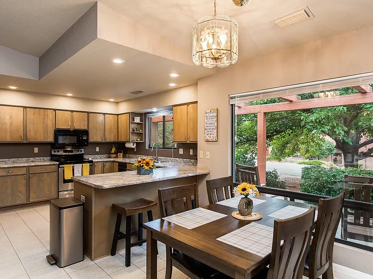 55 Quartz Dr — Photo 15