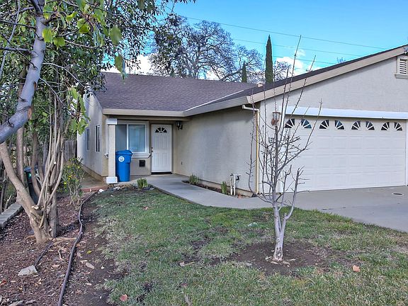 3rd image of 329 1/2 Montrose Dr APT A