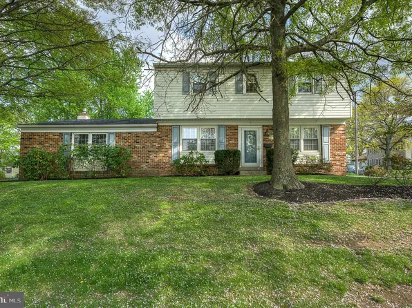 71 E Church Ave, Telford, PA 18969