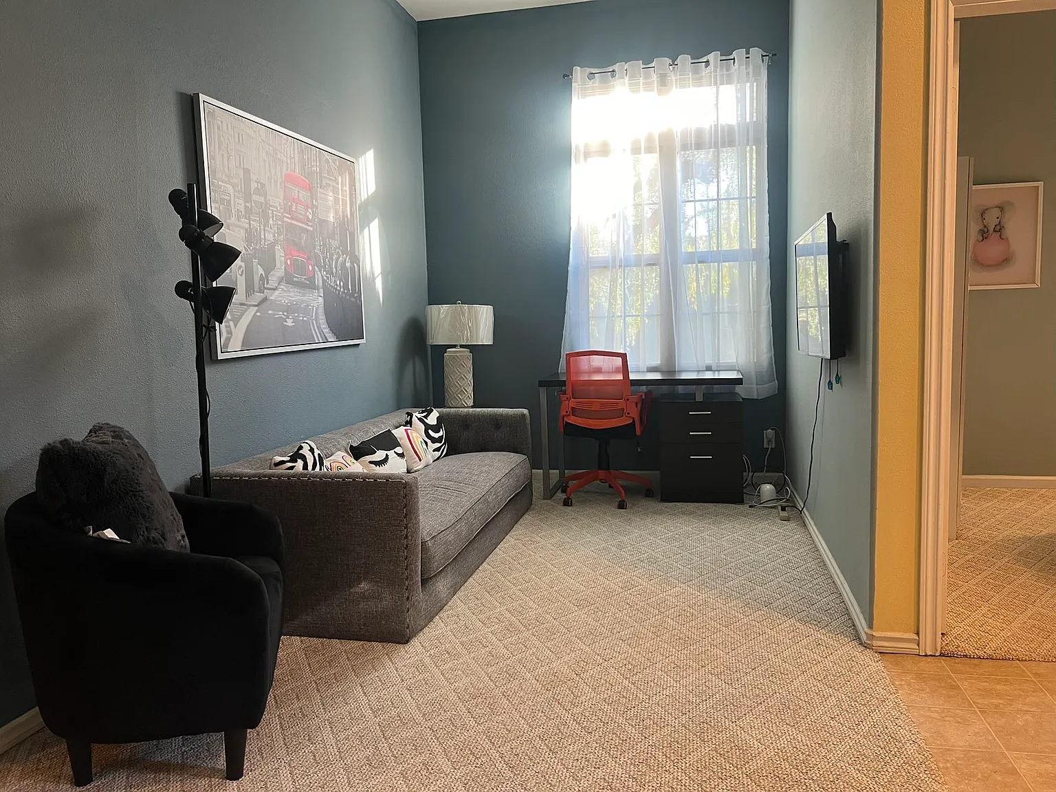 2 bed, 700 sqft, $3,500 — Photo 3