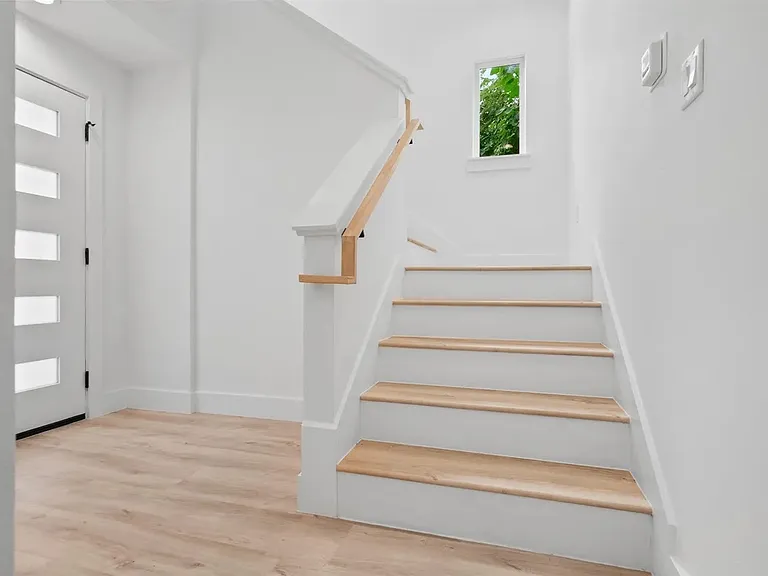 3405 Hutchins St — Photo 4