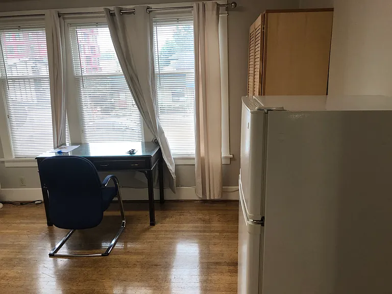 4307 11th Ave NE #11 — Photo 9