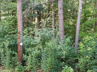 25 Cove Rd, Lunenburg, MA 01462