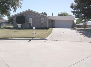 4729 SE Sunnymeade Dr, Lawton, OK 73501
