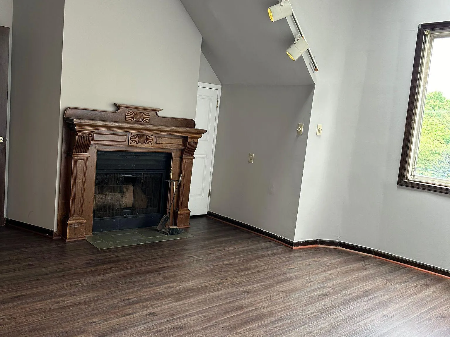 3 bed, 1200 sqft, $1,780 — Photo 3