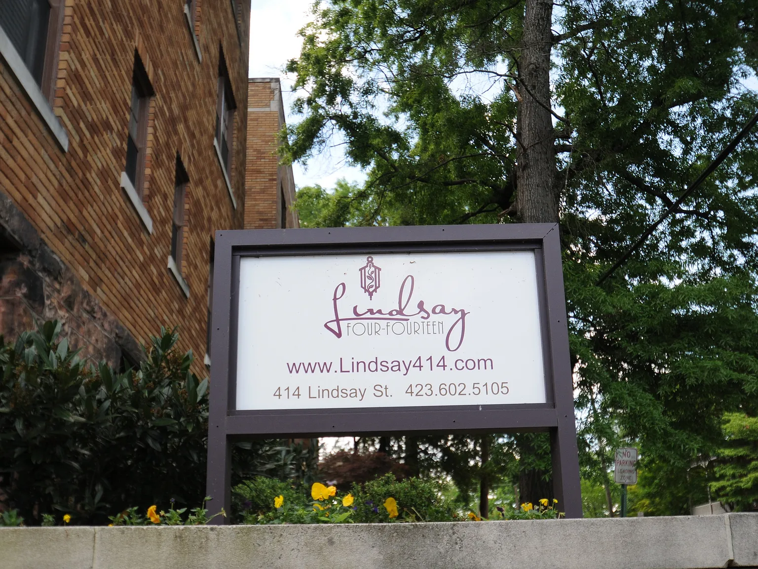 Lindsay 414 — Photo 1