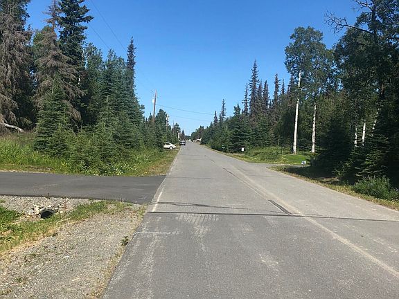 3rd image of 309 Highbush Ln