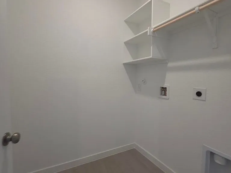 243 Juanita Way — Photo 8