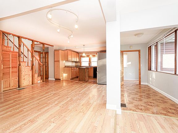 3rd image of 4151 Judd Ave