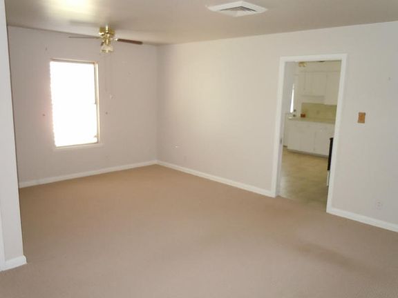 3rd image of 934 Zarsky Dr