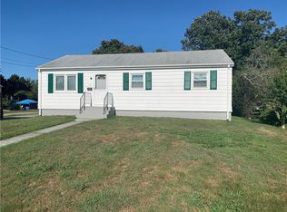 19 N Beacon Ter, Middletown, RI 02842
