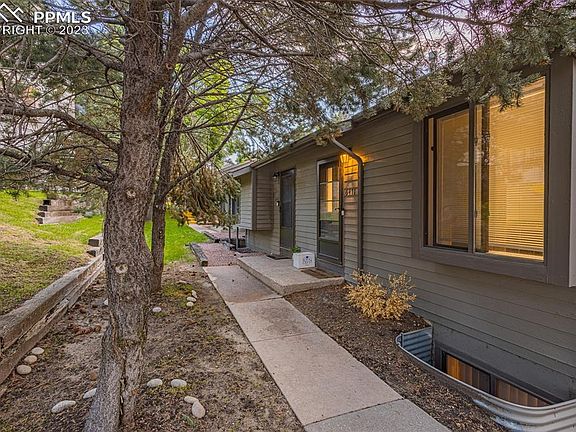 3rd image of 6471 Jonathon Ct