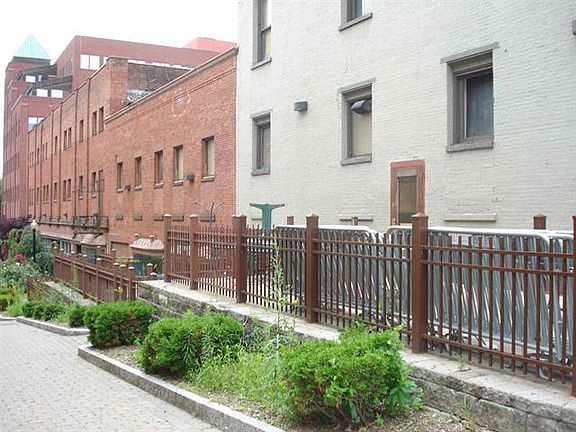 3rd image of 59 N Pearl St