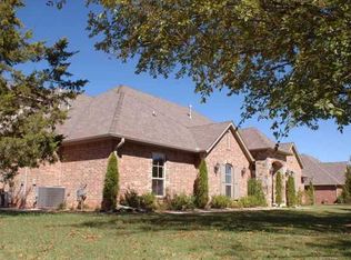 7025 Oakwood Crk, Edmond, OK 73034