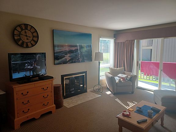2nd image of 5535 Golfview Ct