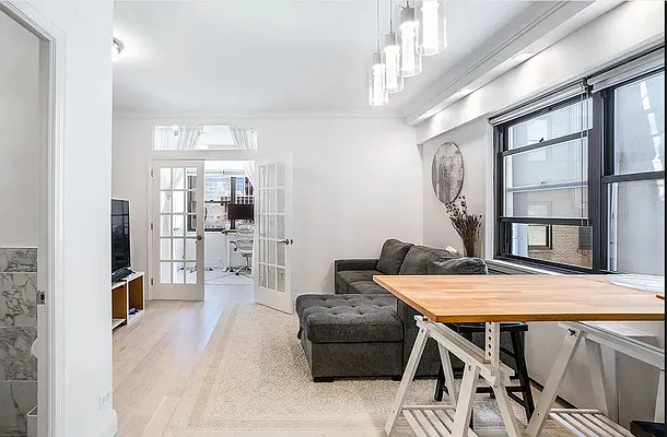 Rented by Oxford Property Group | media 10