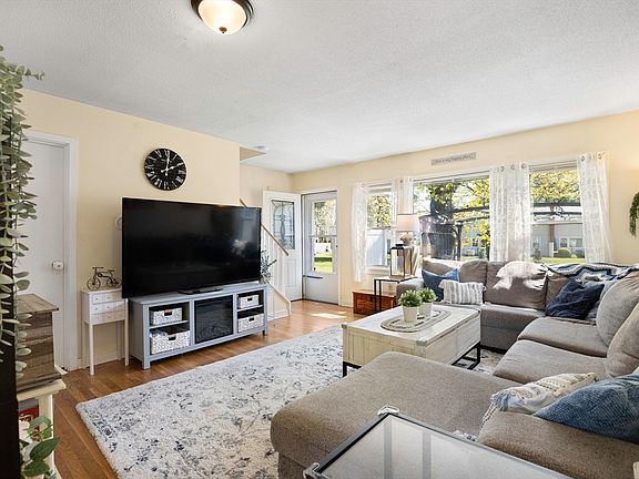 4th image of 68 Honeysuckle Dr Unit 68