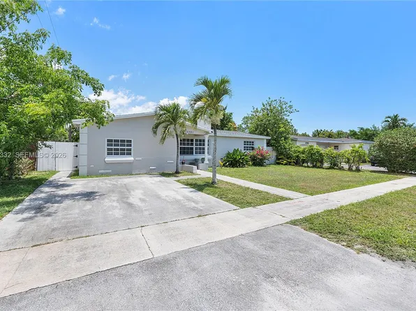 3301 NW 42nd St, Lauderdale Lakes, FL 33309