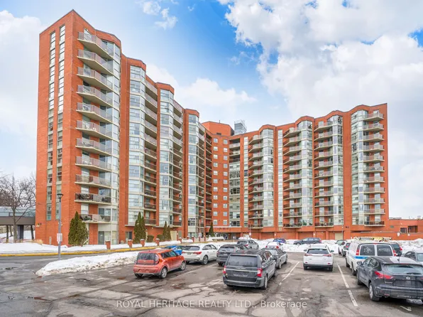 10 Dean Park Rd #313, Toronto, ON M1B 3G8