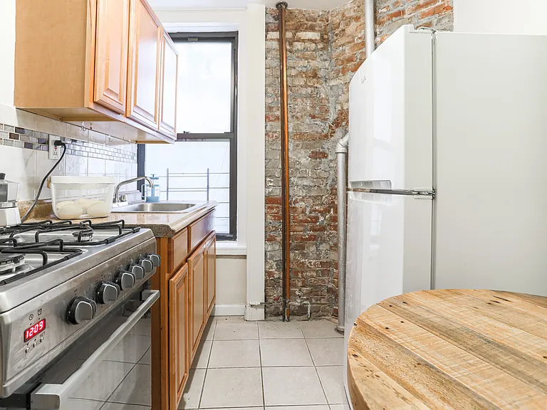 127 E 102nd St #1 — Photo 8