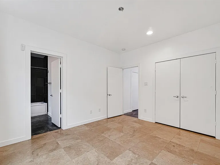 1409 Laird St #B — Photo 17