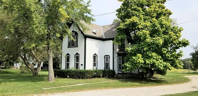 1st image of 39005 N Main St