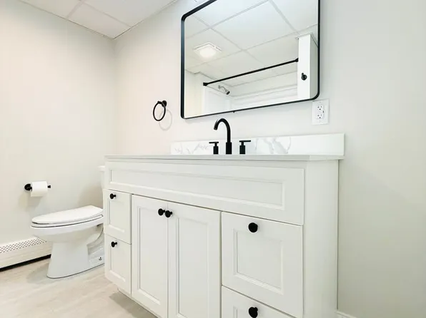 Cowesett Ridge, 88-88 1/2 Church St #4, West Warwick, RI 02893
