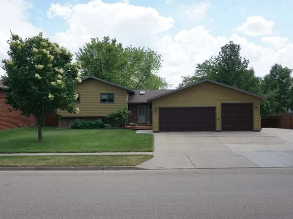 317 W Wachter Ave, Bismarck, ND 58504