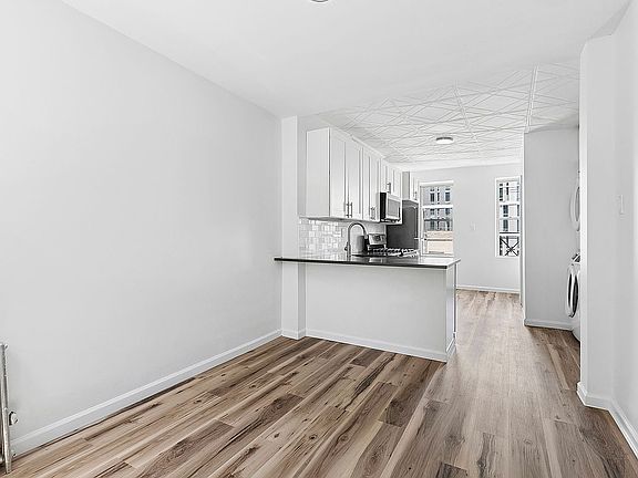 2nd image of 507 President St APT 4L