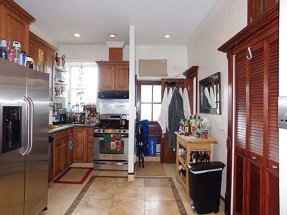4th image of 132 Underhill Ave APT 2
